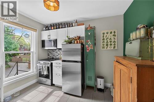 227 Sherman Avenue S, Hamilton, ON - Indoor Photo Showing Kitchen