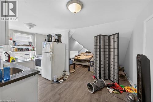 227 Sherman Avenue S, Hamilton, ON - Indoor Photo Showing Kitchen