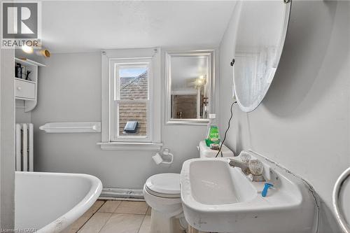 227 Sherman Avenue S, Hamilton, ON - Indoor Photo Showing Bathroom