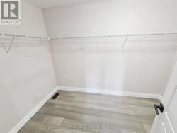 W/I closet - 