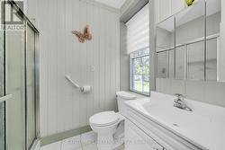 Main Floor 3 Pcs Bathroom - 