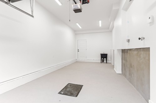 Garage - 7 Rue Lavigne, Boisbriand, QC 
