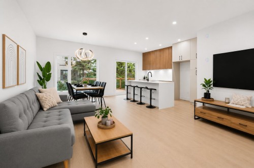 Living Room - 7 Rue Lavigne, Boisbriand, QC 