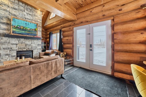 Kitchen - 472 Ch. Champigny, Larouche, QC - Indoor With Fireplace