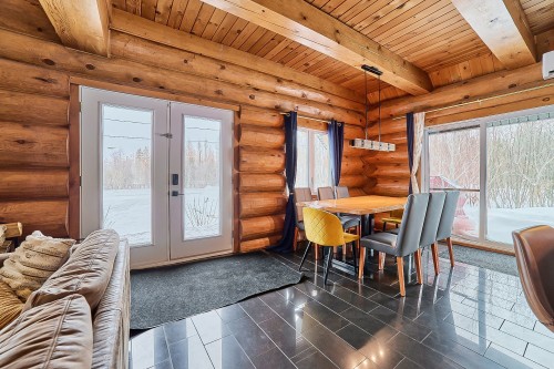 Kitchen - 472 Ch. Champigny, Larouche, QC - Indoor Photo Showing Dining Room