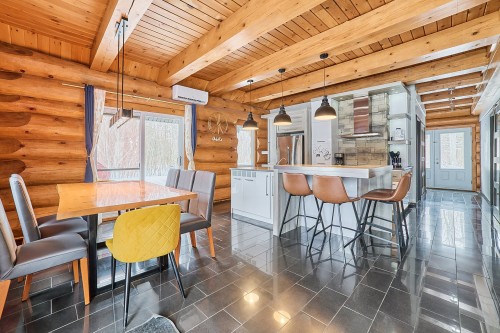 Kitchen - 472 Ch. Champigny, Larouche, QC - Indoor Photo Showing Dining Room