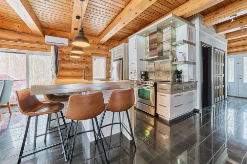 Kitchen - 472 Ch. Champigny, Larouche, QC - Indoor