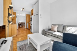 5350 Rue St-Denis Montréal (Le Plateau-Mont-Royal), QC H2J 1M3
