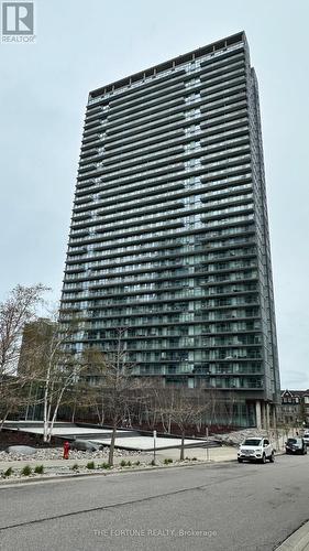 3213 - 105 THE QUEENSWAY AVENUE  Toronto, ON M6S 2A2