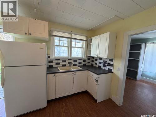 10 Railway Avenue, Redvers, SK - Indoor Photo Showing Kitchen With Double Sink