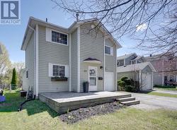 109 ELIZABETH STREET Barrie, ON L4N 6P2