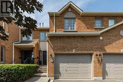 20 - 10 HUNTINGWOOD AVENUE  Hamilton, ON L9H 6X3