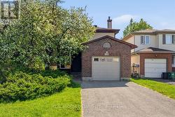 330 FERNLEAF CRESCENT Ottawa, ON K1E 2Z4