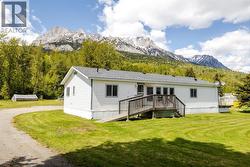 1989 3 Highway Fernie, BC V0B 1M5