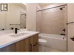 upstairs bathroom - 
