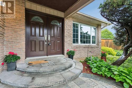 563 Joyce Boulevard, Milton, ON - Outdoor With Exterior