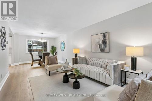 563 Joyce Boulevard, Milton, ON - Indoor Photo Showing Living Room