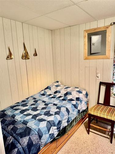 307 Elm Drive, Oak Lake Beach, MB - Indoor Photo Showing Bedroom