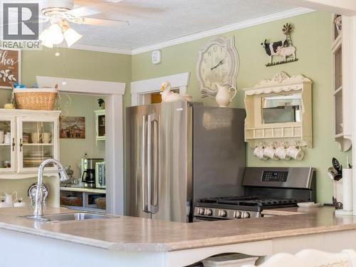 4215 Westview Ave, Powell River, BC - Indoor Photo Showing Kitchen