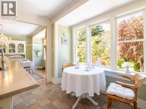 4215 Westview Ave, Powell River, BC - Indoor