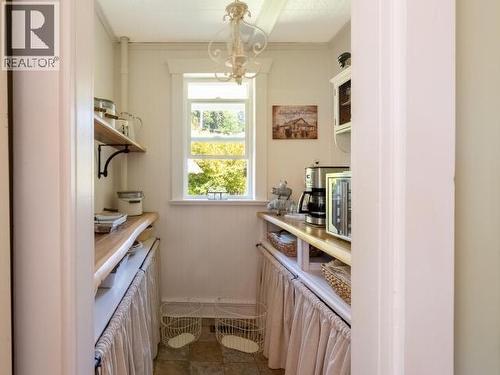 4215 Westview Ave, Powell River, BC - Indoor