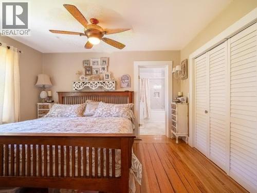 4215 Westview Ave, Powell River, BC - Indoor Photo Showing Bedroom