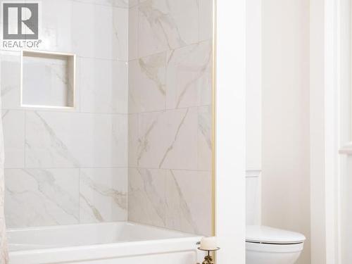 4215 Westview Ave, Powell River, BC - Indoor Photo Showing Bathroom