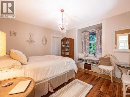 4215 Westview Ave, Powell River, BC - Indoor Photo Showing Bedroom