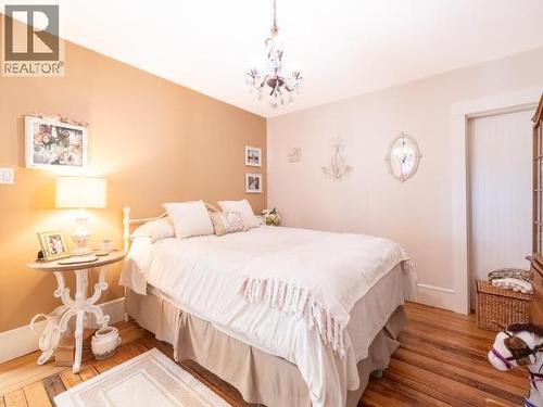 4215 Westview Ave, Powell River, BC - Indoor Photo Showing Bedroom