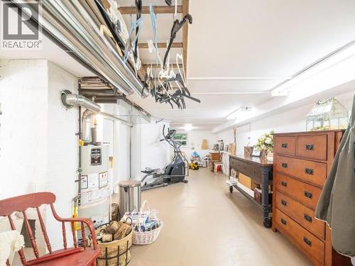 4215 Westview Ave, Powell River, BC - Indoor