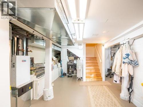 4215 Westview Ave, Powell River, BC - Indoor