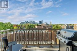 710 - 1 STRATHGOWAN AVENUE  Toronto, ON M4N 0B3