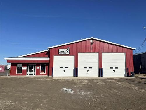 435 #12 Highway, Steinbach, MB 