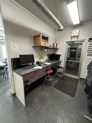435 #12 Highway, Steinbach, MB 