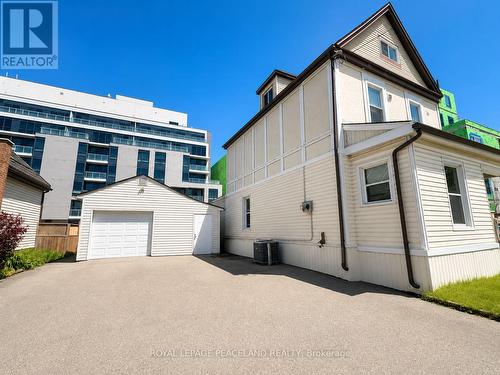 406 JACKSON STREET W  Hamilton, ON L8P 1N4