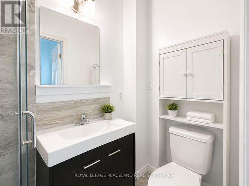 406 Jackson Street W, Hamilton, ON - Indoor Photo Showing Bathroom