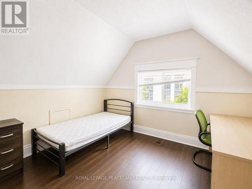 406 Jackson Street W, Hamilton, ON - Indoor Photo Showing Bedroom