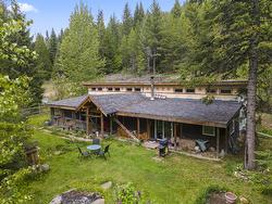 7046 Highway 3 Kitchener, BC V0B 1W1