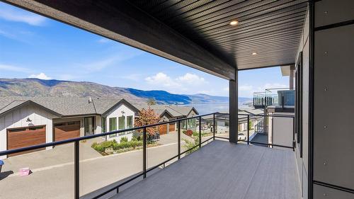 3311 Aspen Lane, Kelowna, BC - Outdoor With Exterior