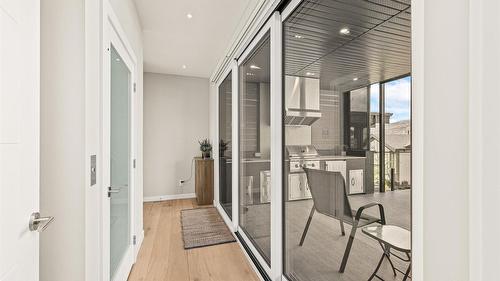 3311 Aspen Lane, Kelowna, BC - Indoor Photo Showing Other Room