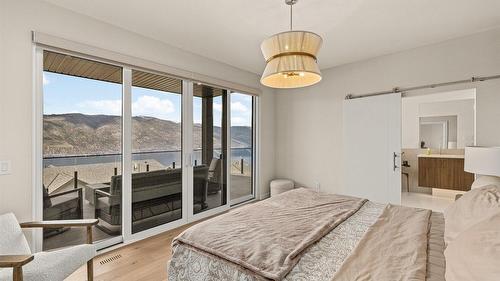 3311 Aspen Lane, Kelowna, BC - Indoor Photo Showing Bedroom
