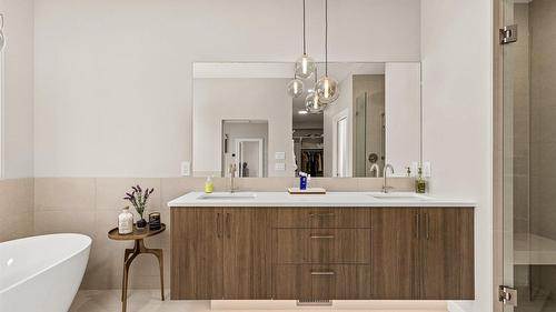 3311 Aspen Lane, Kelowna, BC - Indoor Photo Showing Bathroom