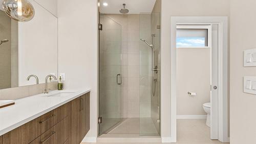 3311 Aspen Lane, Kelowna, BC - Indoor Photo Showing Bathroom