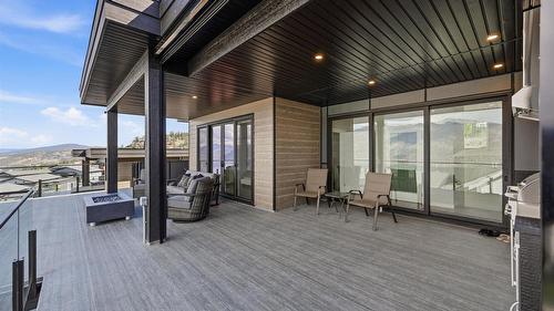 3311 Aspen Lane, Kelowna, BC - Outdoor With Exterior