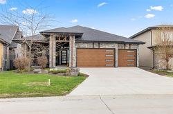 356 Willow Creek RD  Winnipeg, MB R3Y 1P5