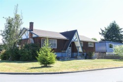 2029 Cedar Cres Courtenay, BC V9N 3B8