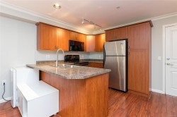 302-655 Goldstream Ave Langford, BC V9B 0G2