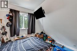 Upstairs bedroom 2 - 