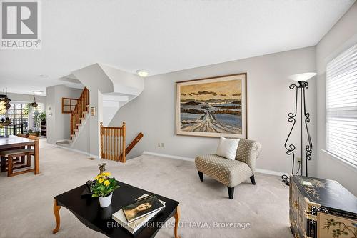 36 Brigadier Private, Ottawa, ON - Indoor Photo Showing Living Room