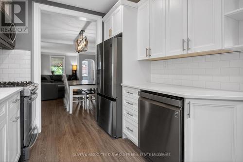 24 Third Avenue, St. Thomas, ON - Indoor Photo Showing Kitchen